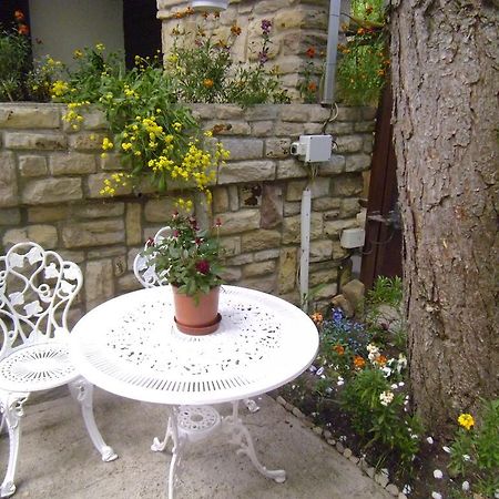 Garden Etterem Kavezo Es Panzio Tahitotfalu Ngoại thất bức ảnh