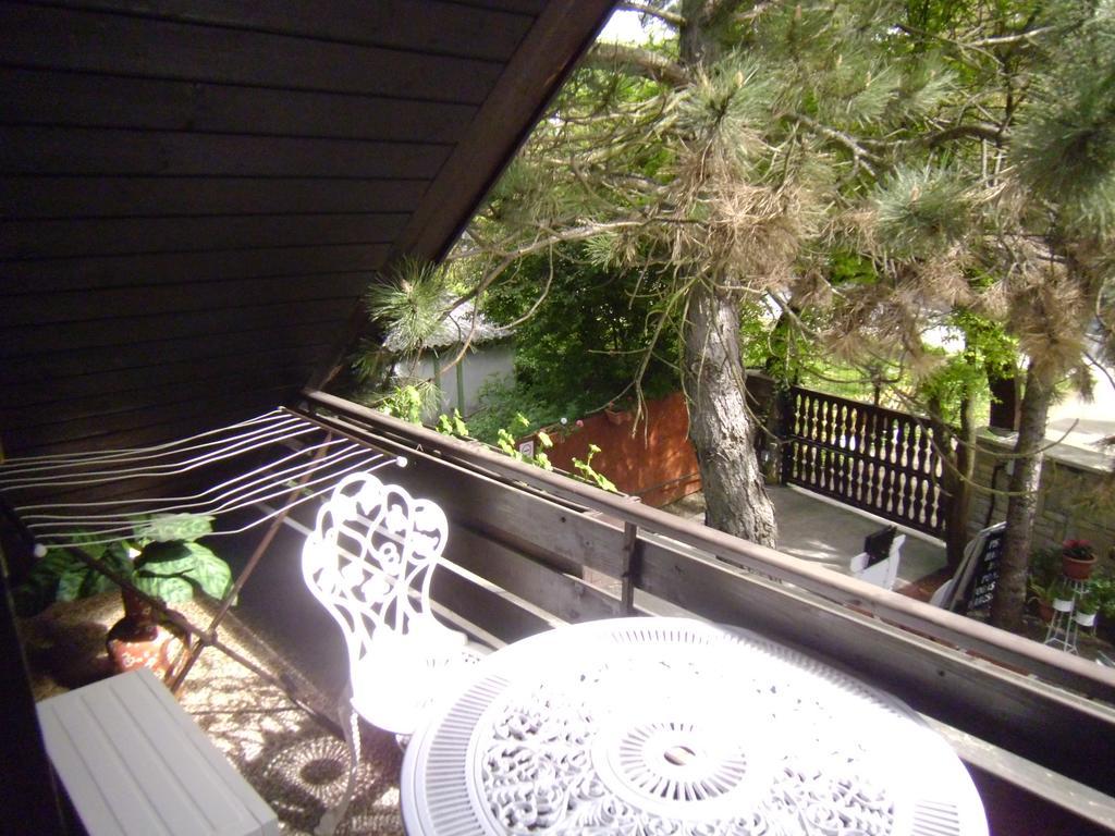 Garden Etterem Kavezo Es Panzio Tahitotfalu Ngoại thất bức ảnh